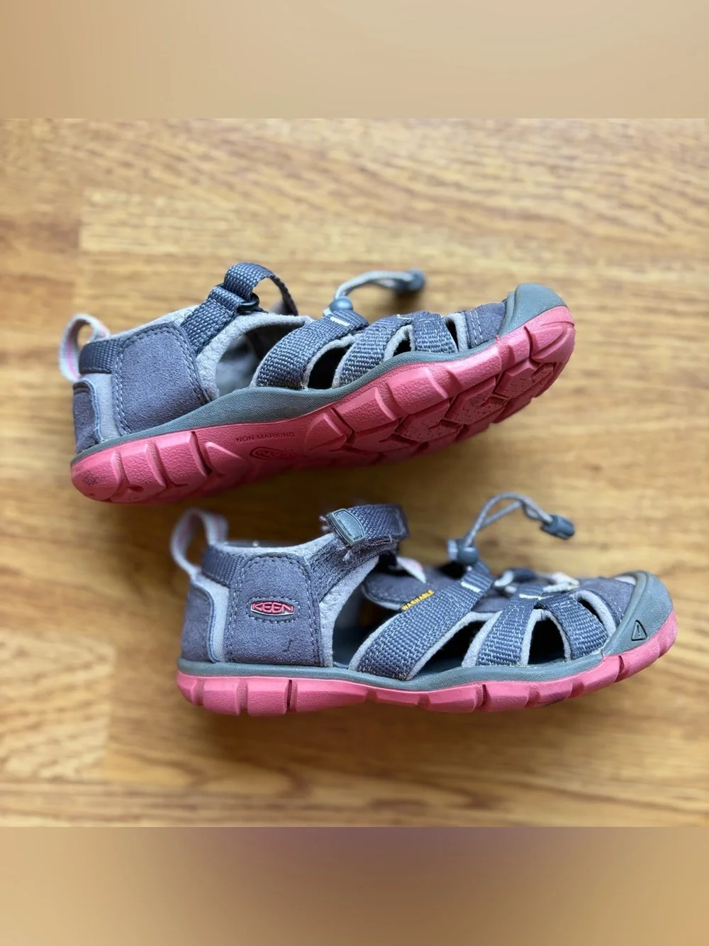 KEEN Kids Girls Sandals Gray Pink Hiking Play Durable Gorpcore Outdoors Sz 11
